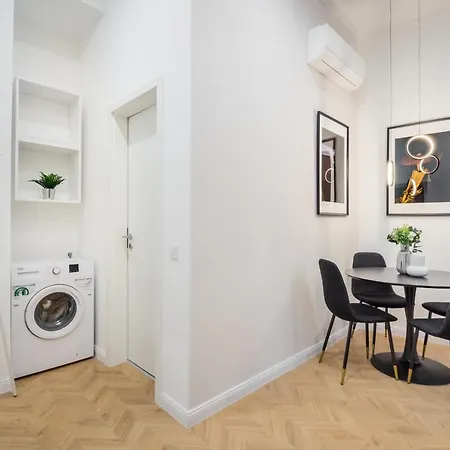 K33- Boutique Apartments, Location, By Bqa 아파트 *